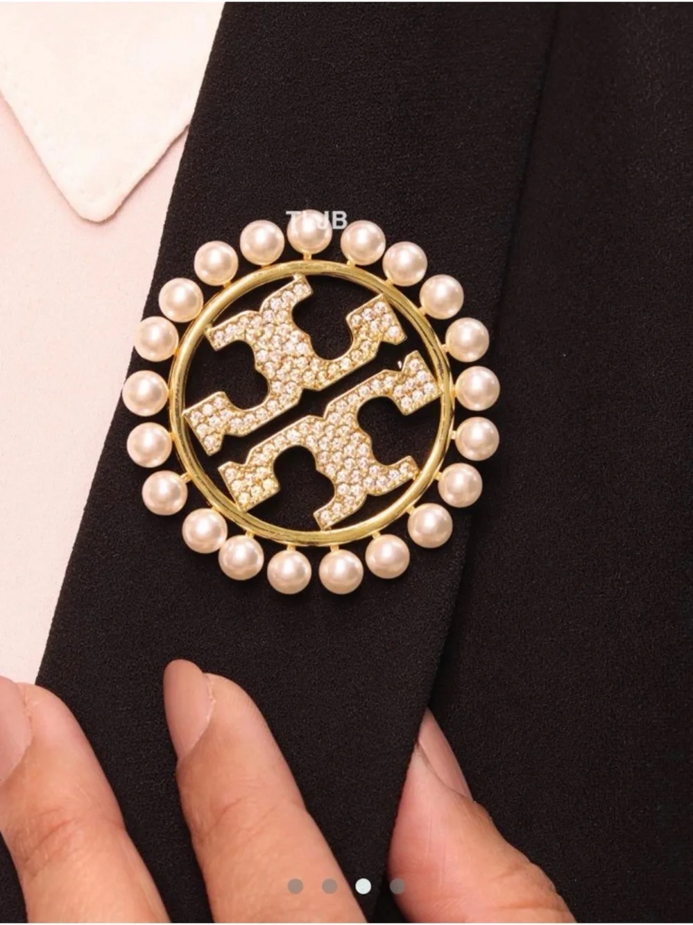 Tory Burch Gold-Tone Crystal Logo Brooch with White Pearls New With Dust Bag